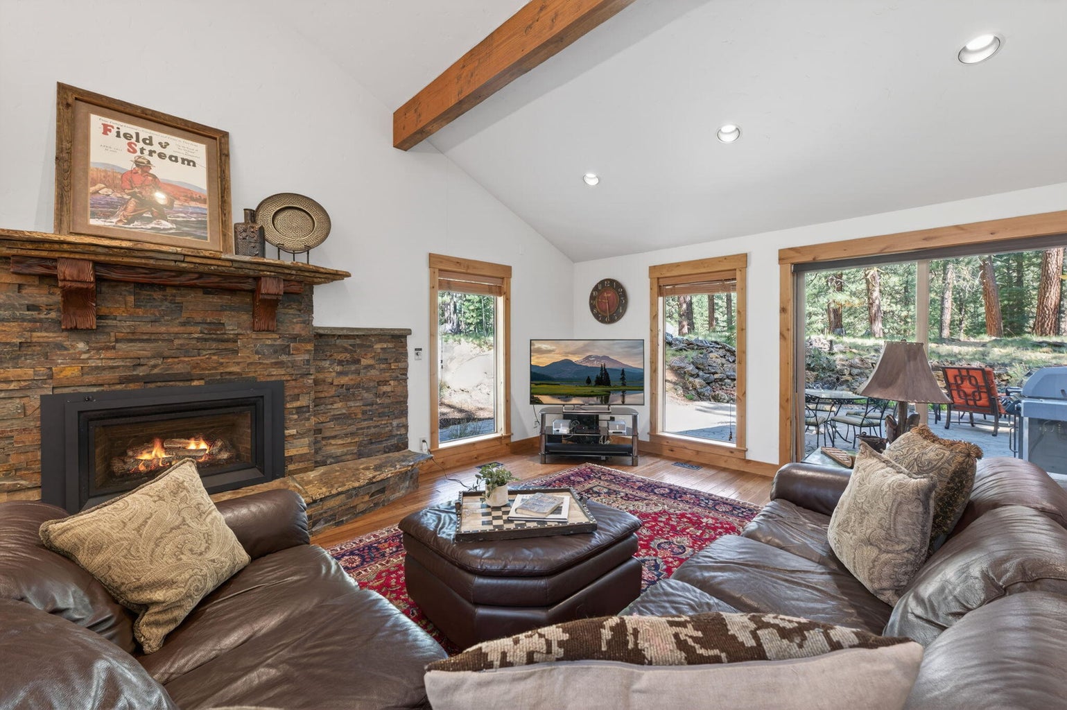 Great Room - view to outdoor living