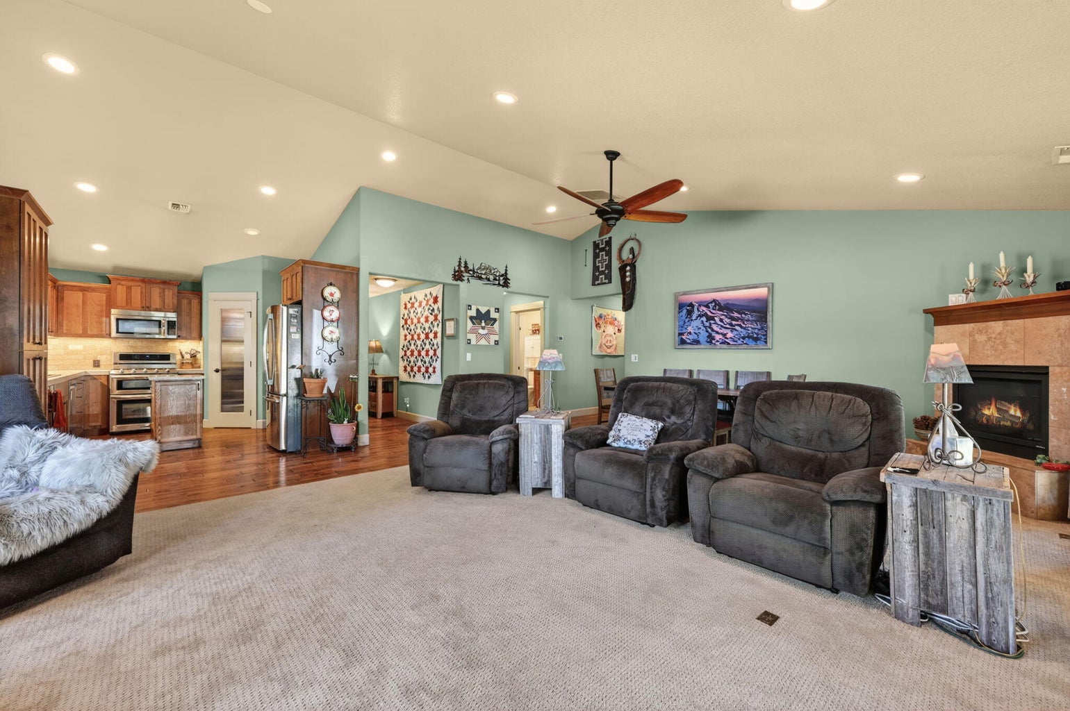 Photo of 1141 S Creekside Drive 21 of 62