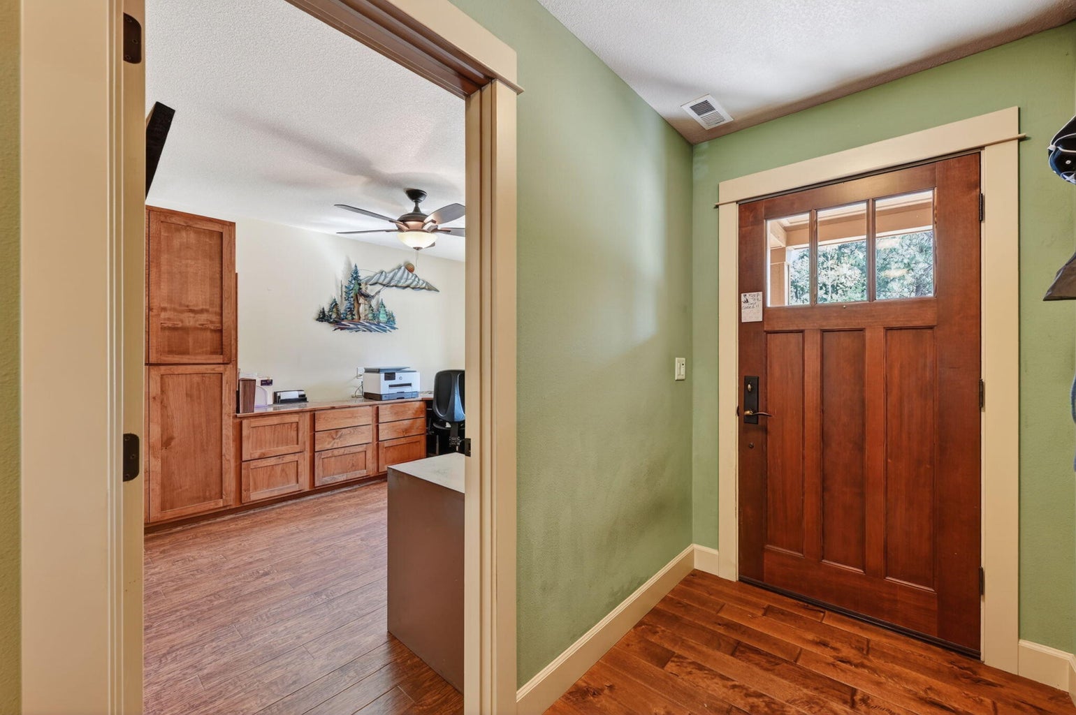 Photo of 1141 S Creekside Drive 10 of 62