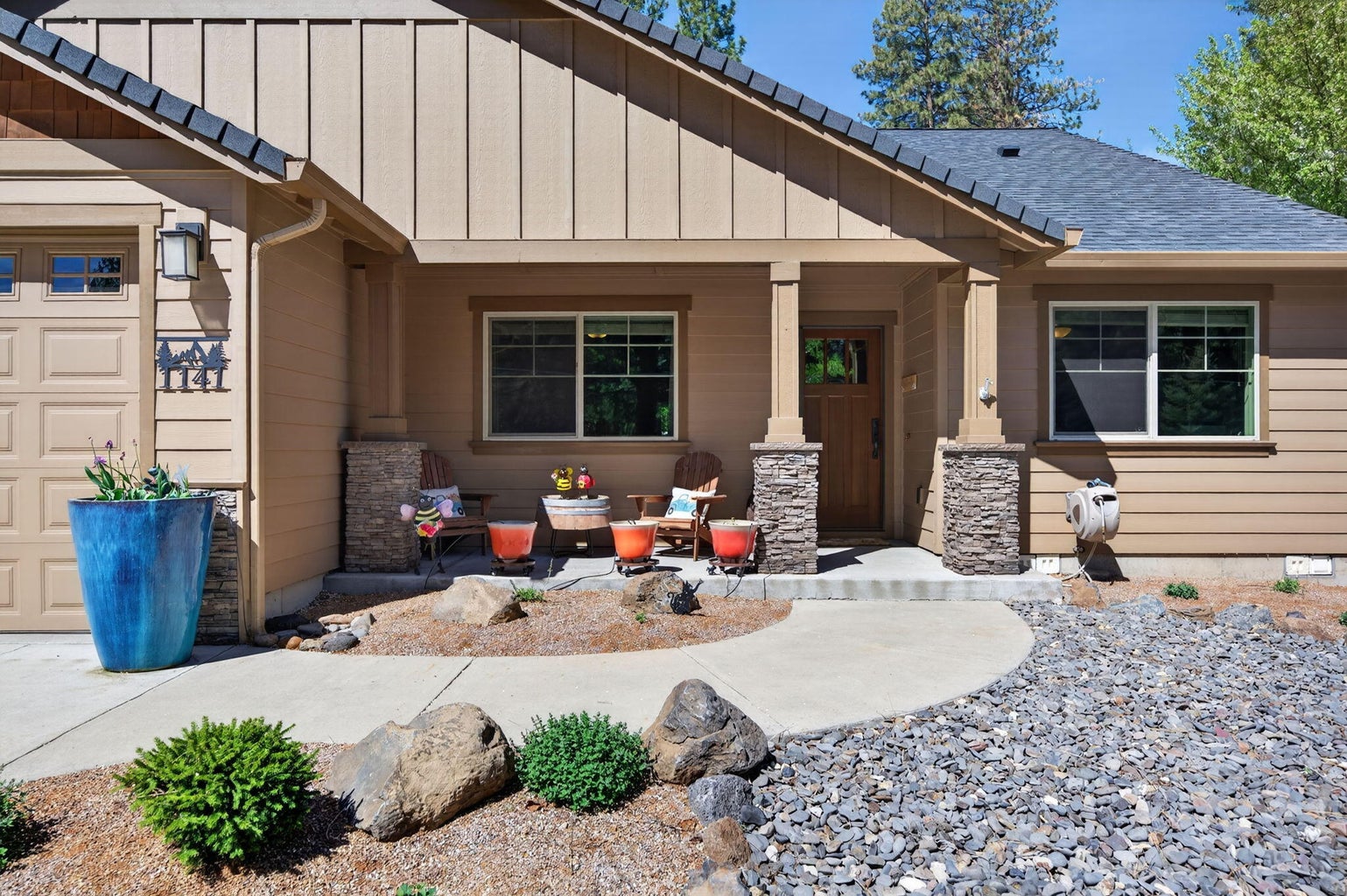 Photo of 1141 S Creekside Drive 8 of 62
