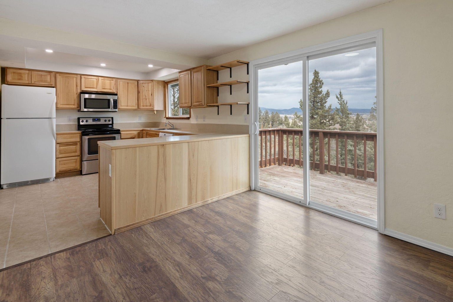 Photo of 2158 NW Century Drive 6 of 27