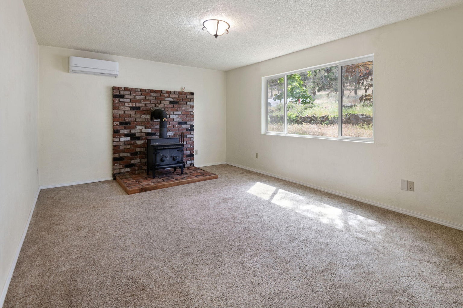 Photo of 2158 NW Century Drive 17 of 27