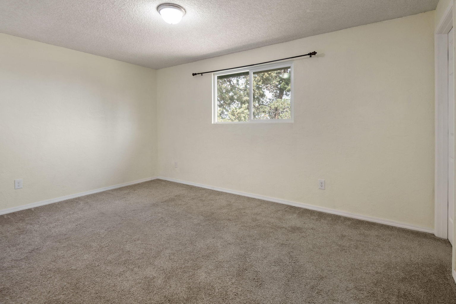 Photo of 2158 NW Century Drive 12 of 27