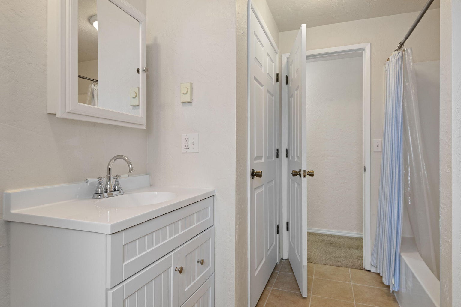 Photo of 2158 NW Century Drive 16 of 27