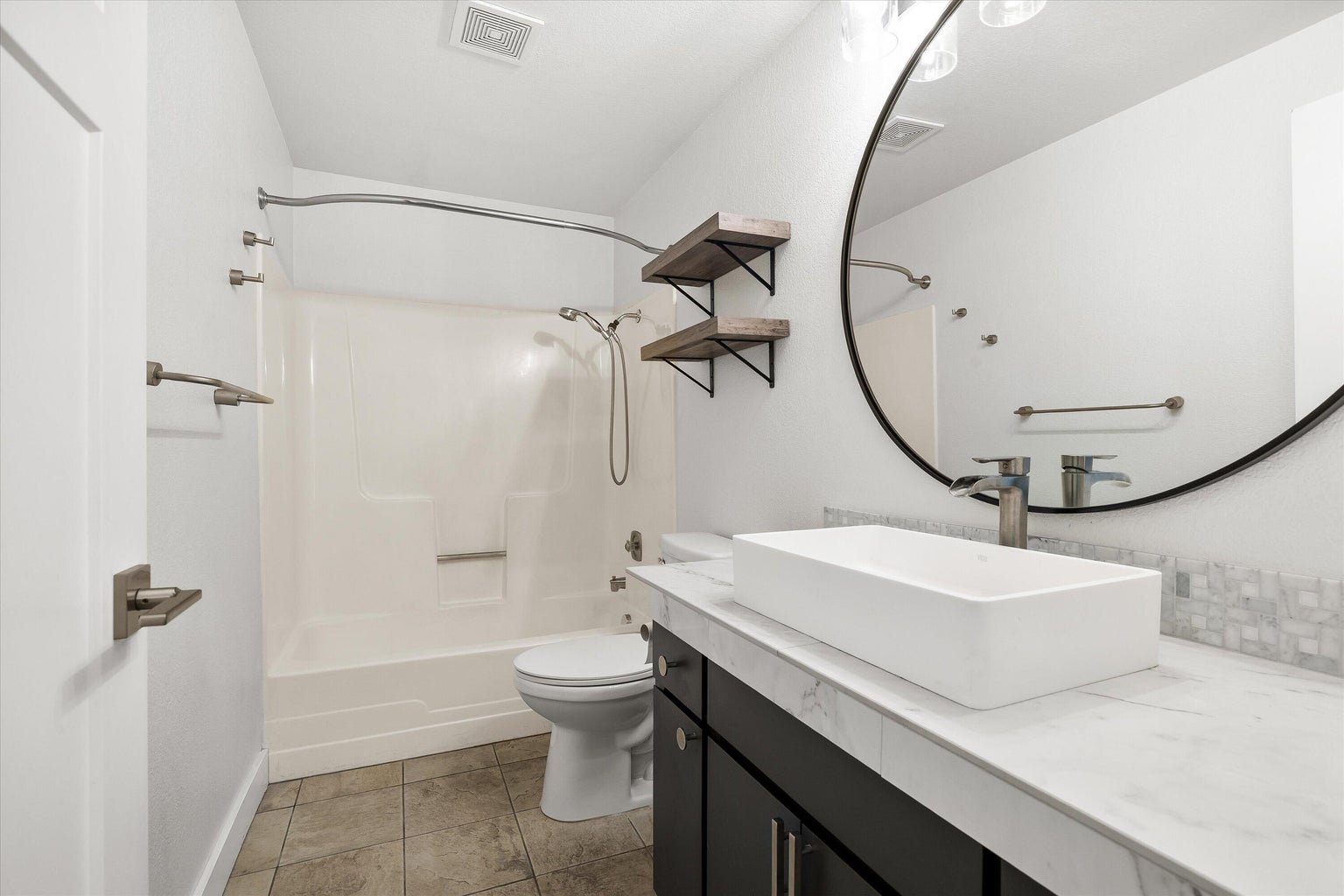 Photo of 63634 Hunters Circle 18 of 27