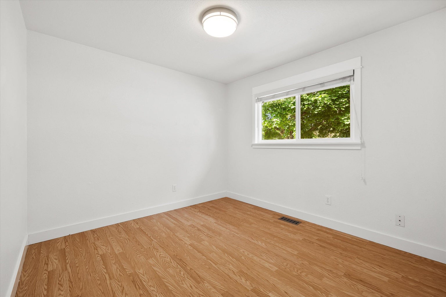 Photo of 63634 Hunters Circle 16 of 27