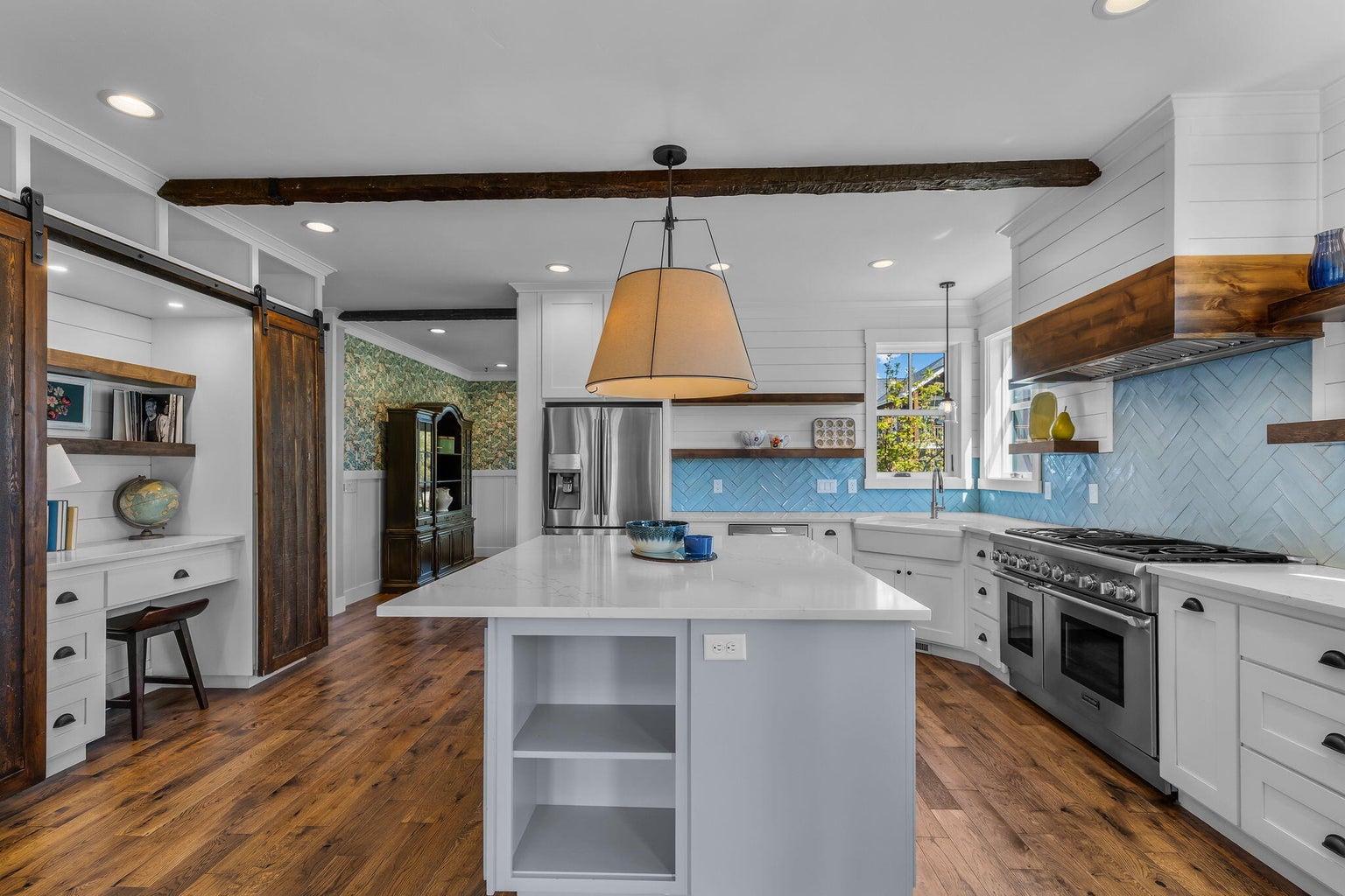 Photo of 608 S Birch Street 19 of 95
