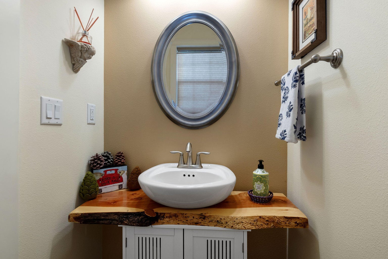 Powder bath with custom counter.