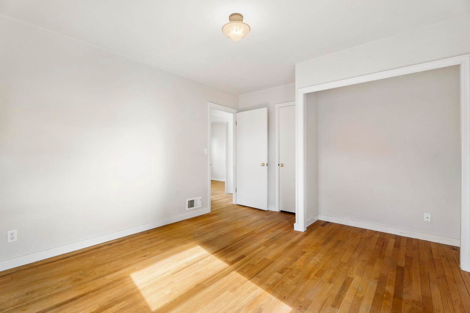 Photo of 946 SW 13th Street 29 of 48