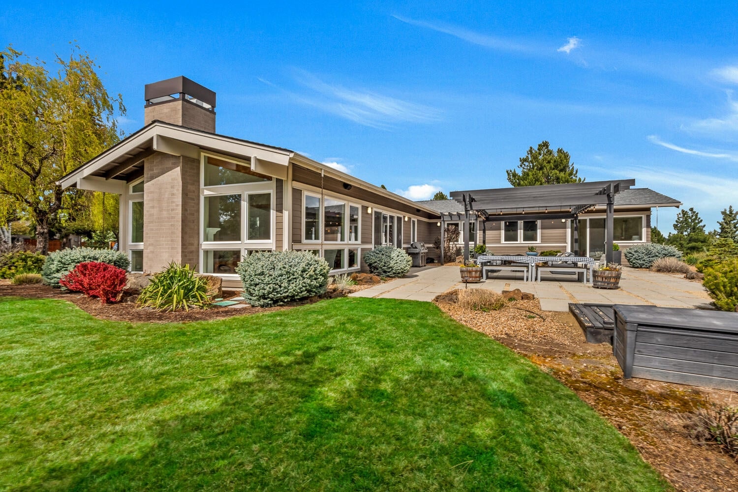 Photo of 61510 SW Longview Street 1 of 43