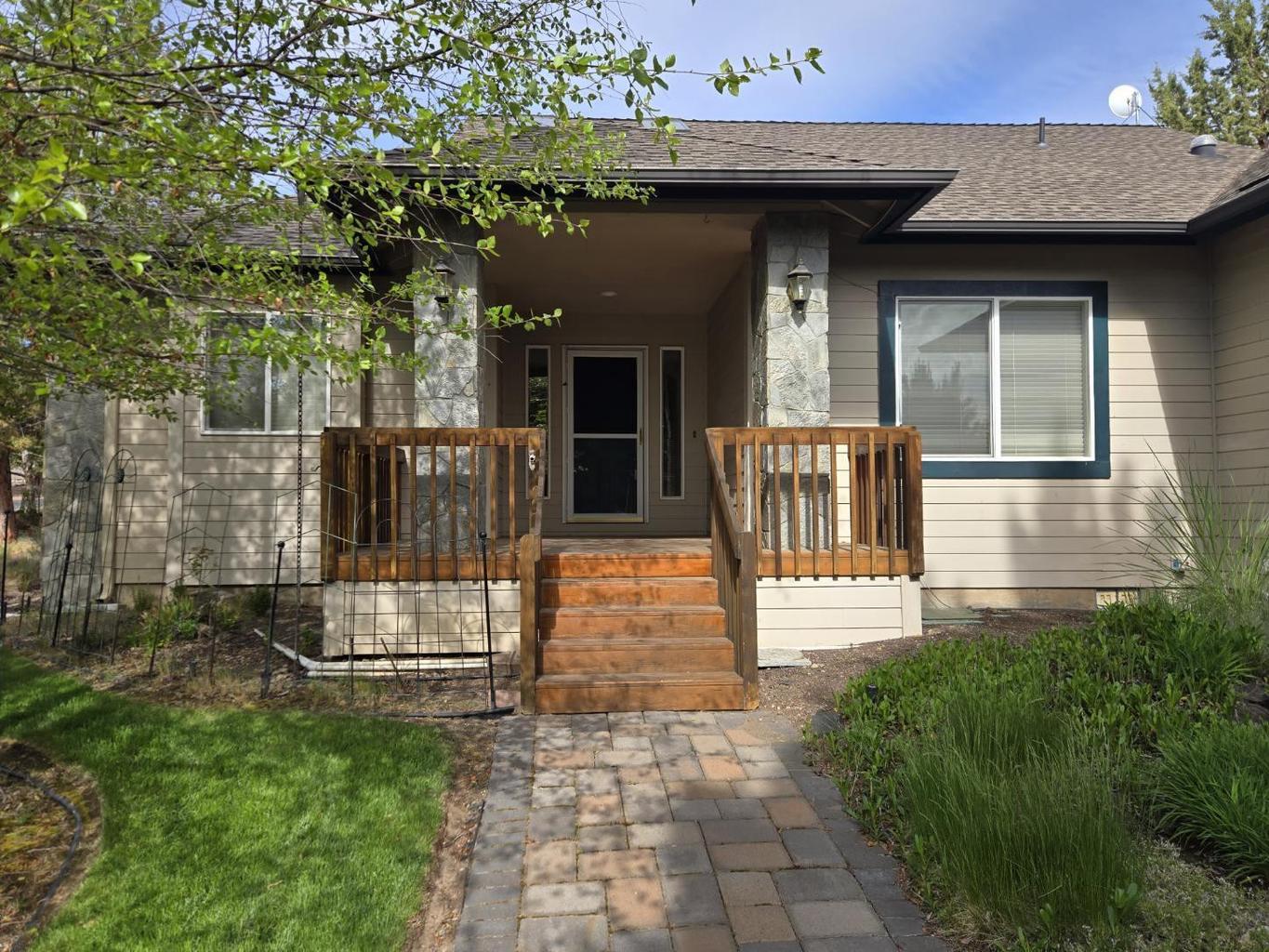 Photo of 2261 Condor Drive 3 of 20