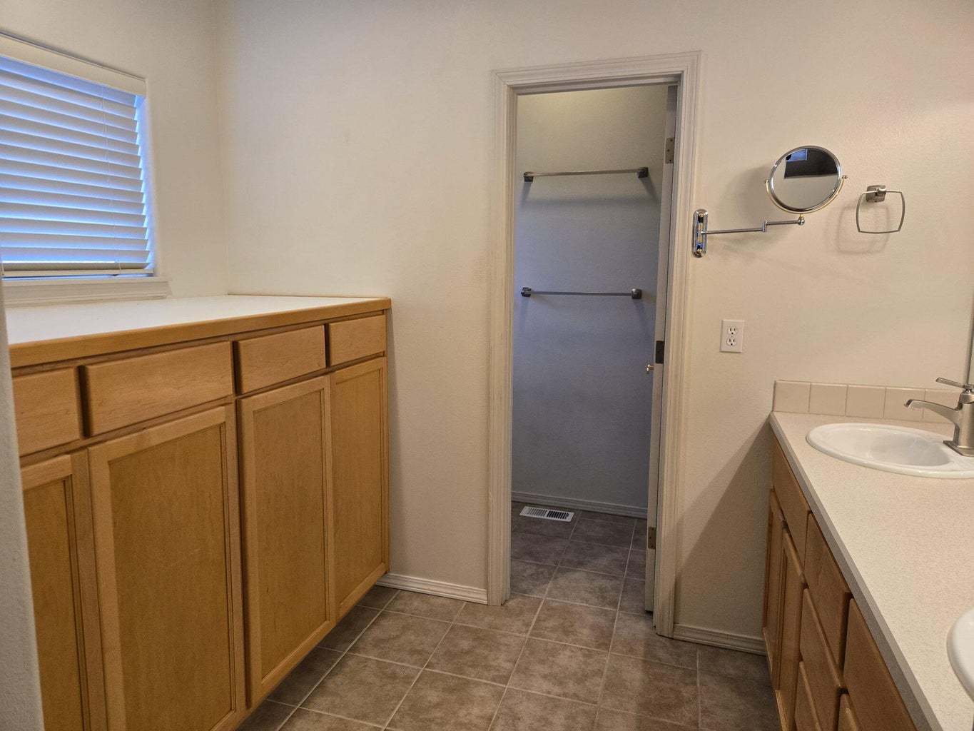 Photo of 2261 Condor Drive 17 of 20