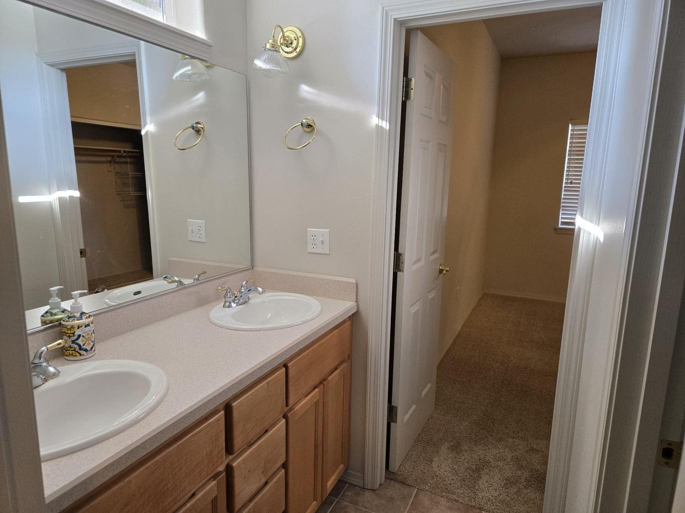 Photo of 2261 Condor Drive 19 of 20