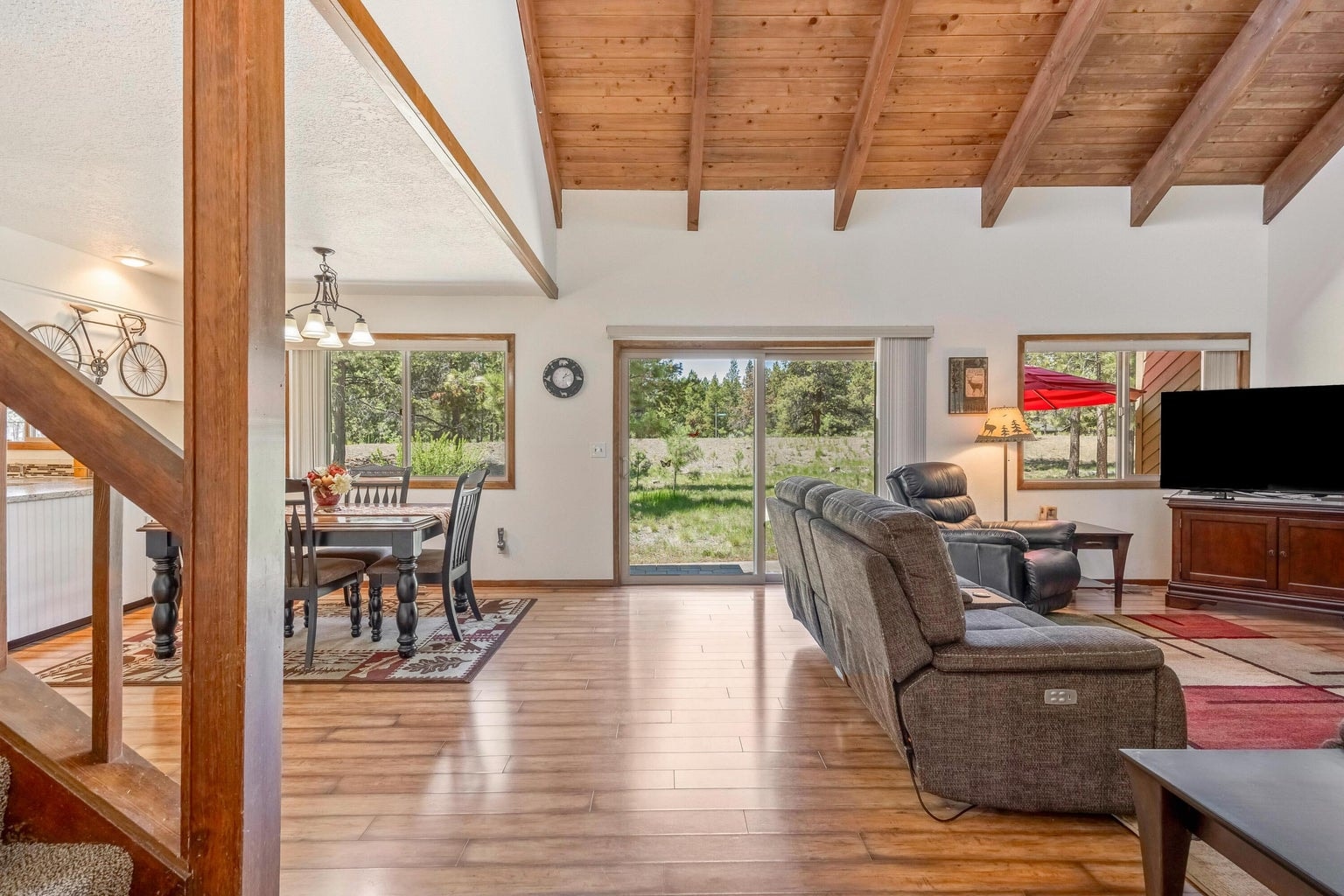 Photo of 57339 Mountain View Lane 3 of 35