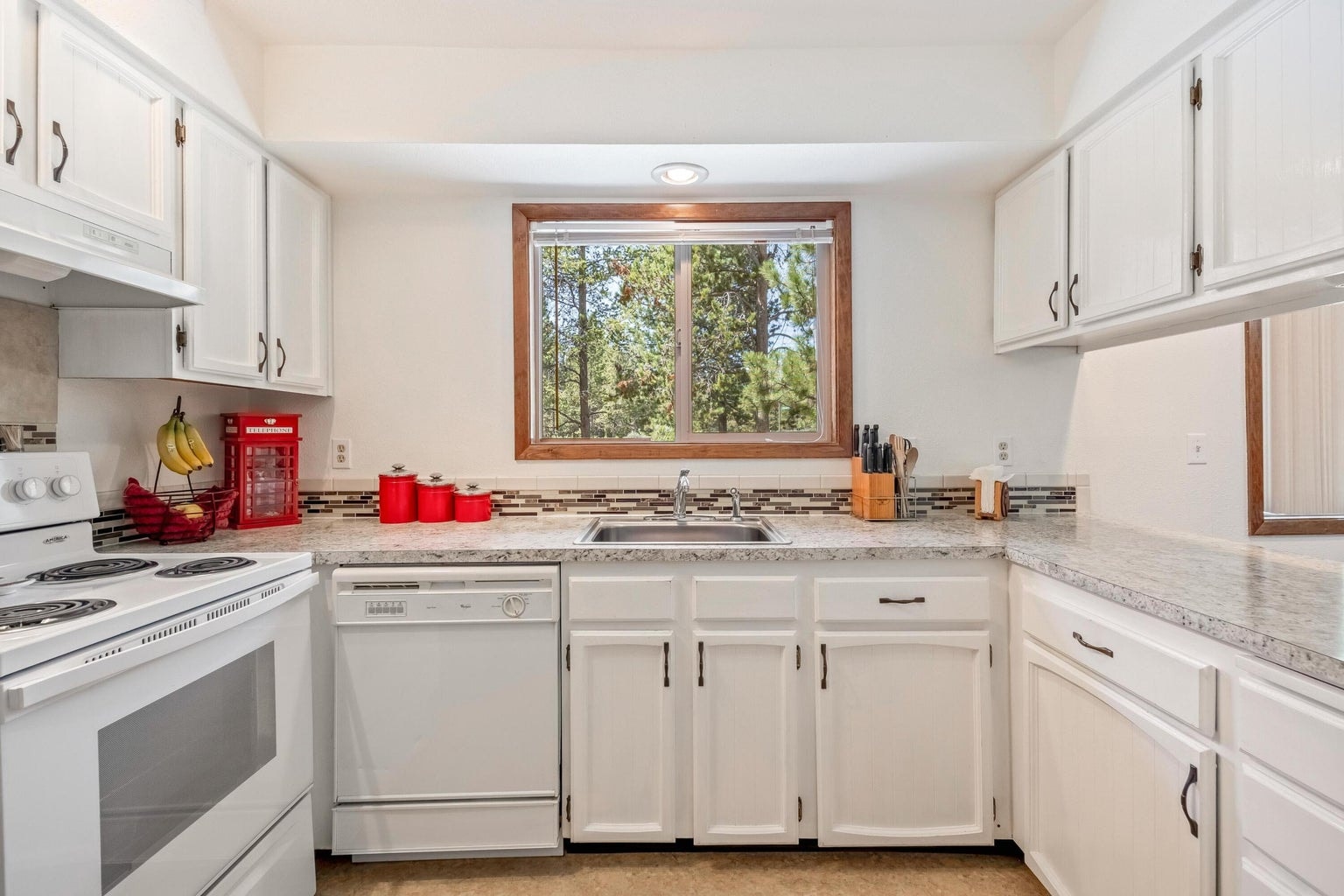 Photo of 57339 Mountain View Lane 8 of 35