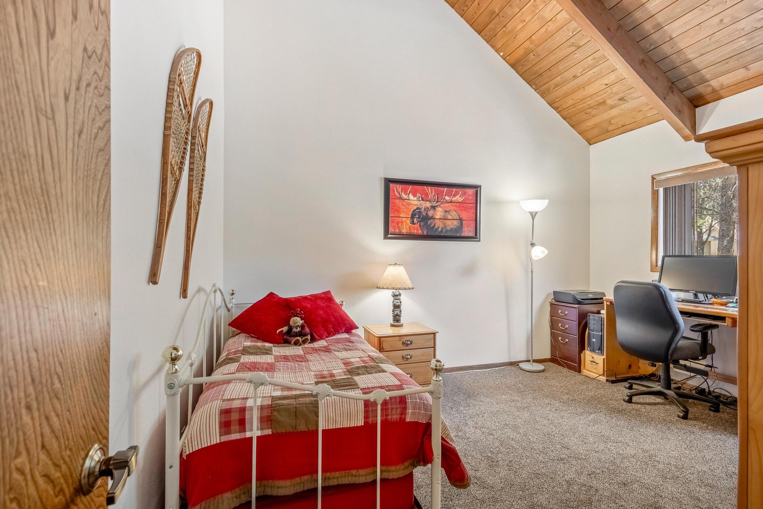 Photo of 57339 Mountain View Lane 16 of 35