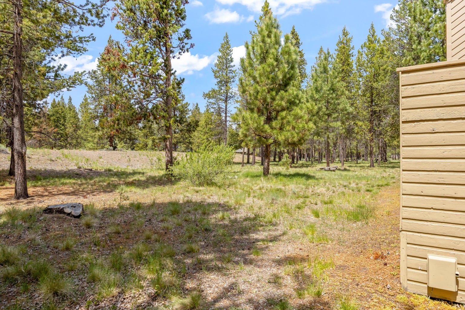 Photo of 57339 Mountain View Lane 21 of 35