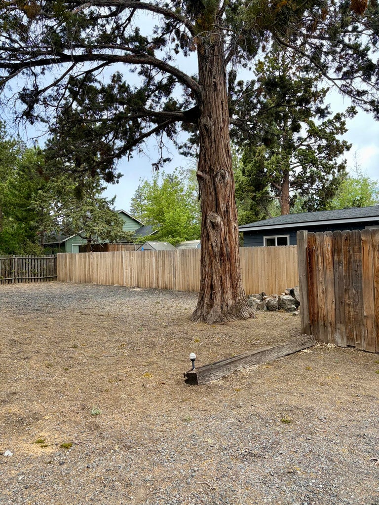 Photo of 485 SE Douglas Street 2 of 6