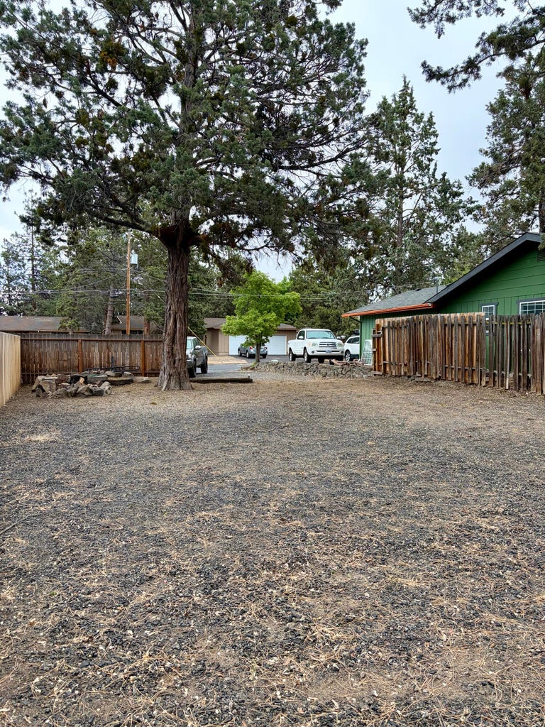 Photo of 485 SE Douglas Street 5 of 6