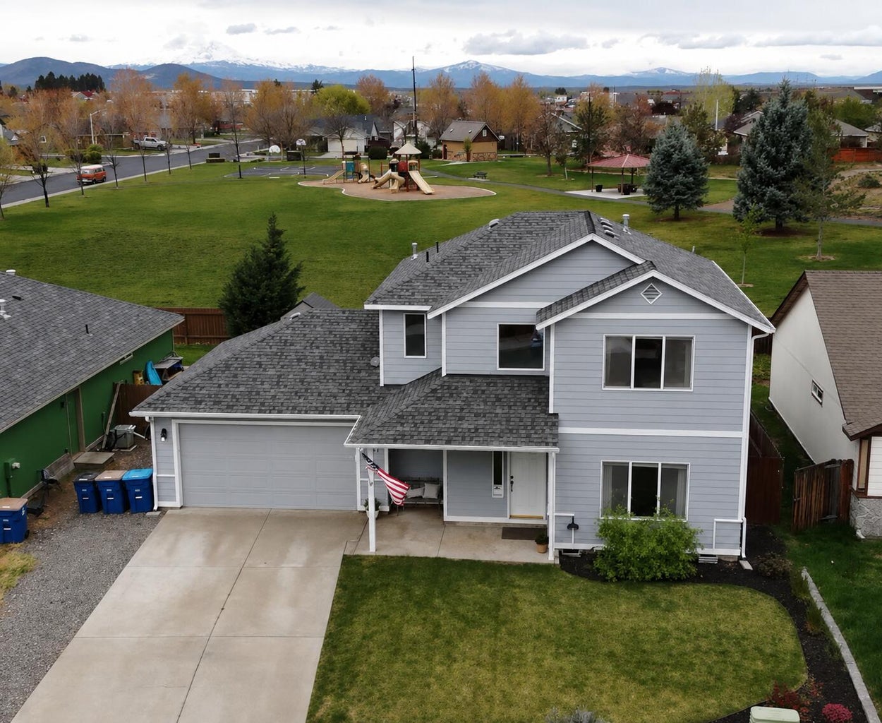 Photo of 2475 NE 7th Lane 1 of 22