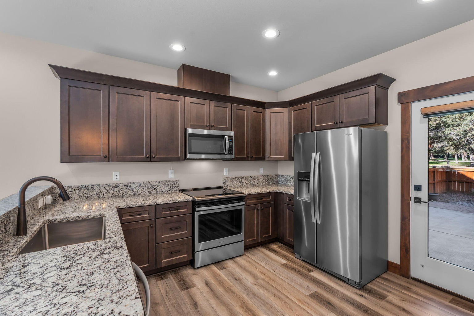 Photo of 927 E Desperado Trail 9 of 33