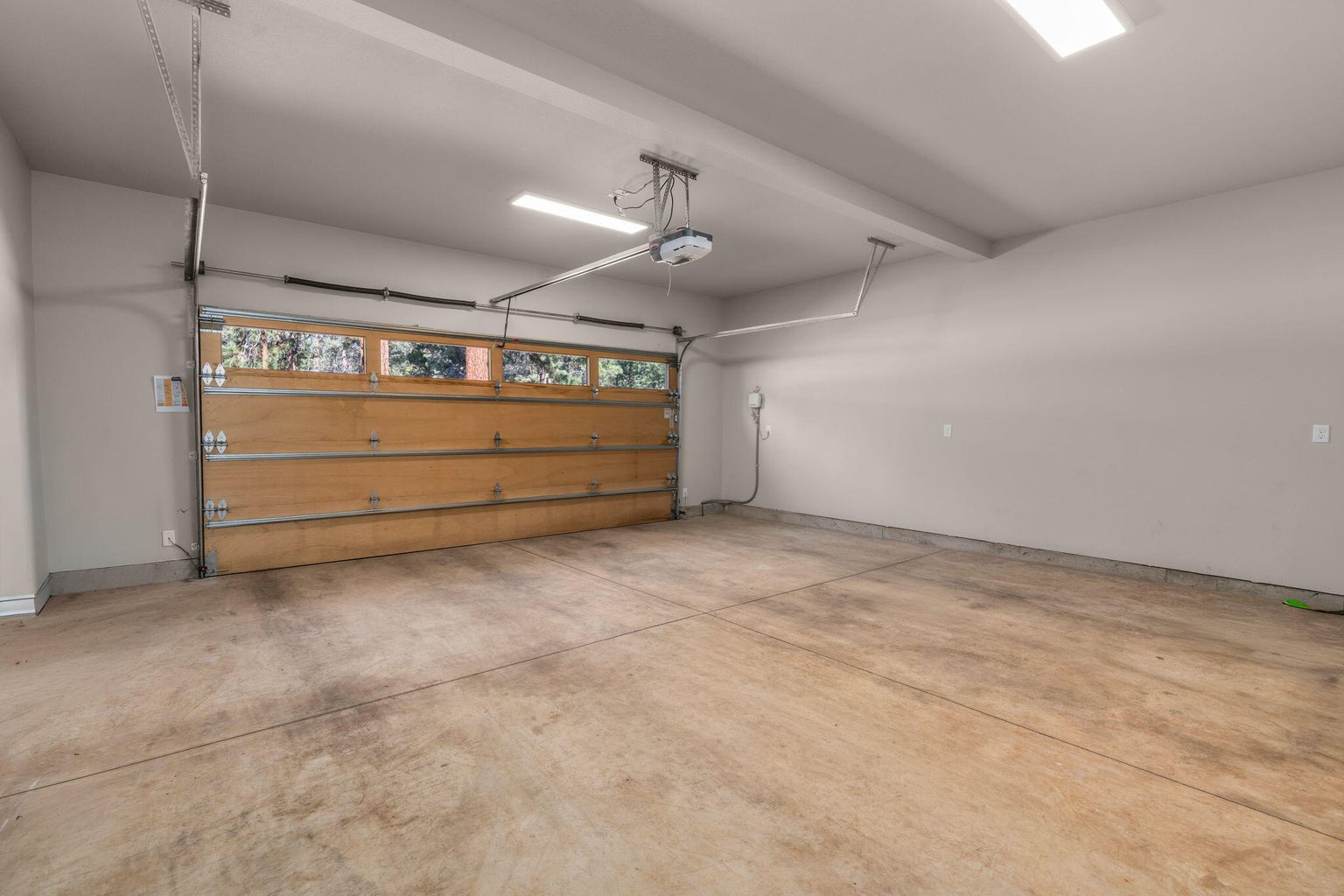 Photo of 927 E Desperado Trail 25 of 33