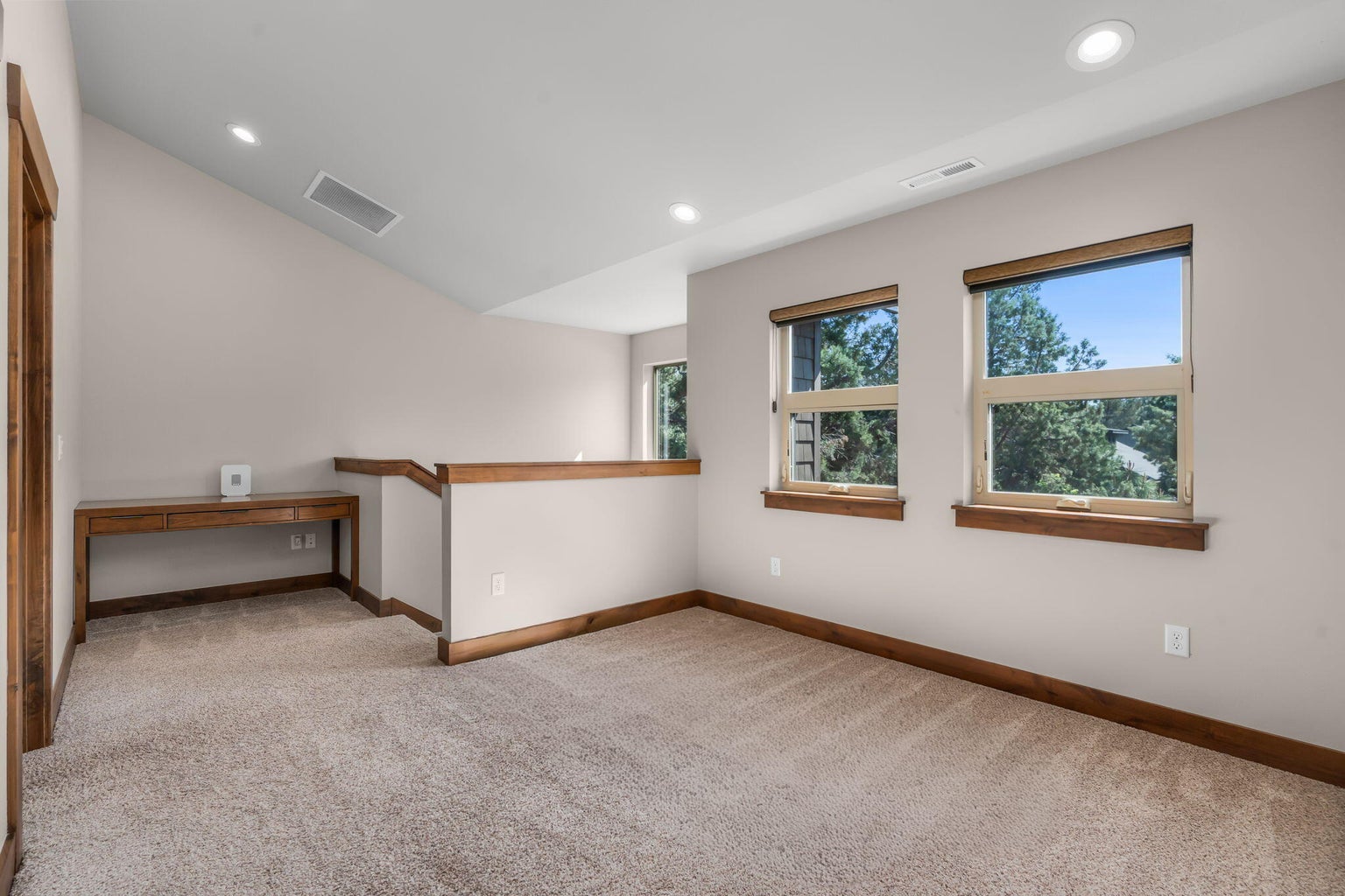 Photo of 927 E Desperado Trail 13 of 33