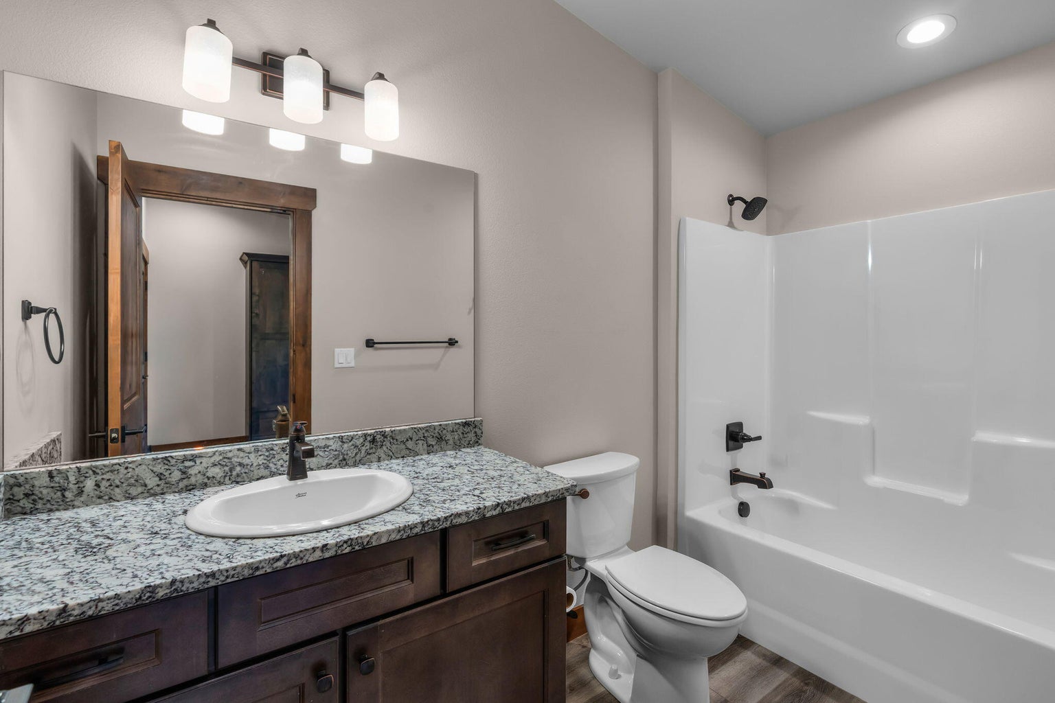 Photo of 927 E Desperado Trail 17 of 33