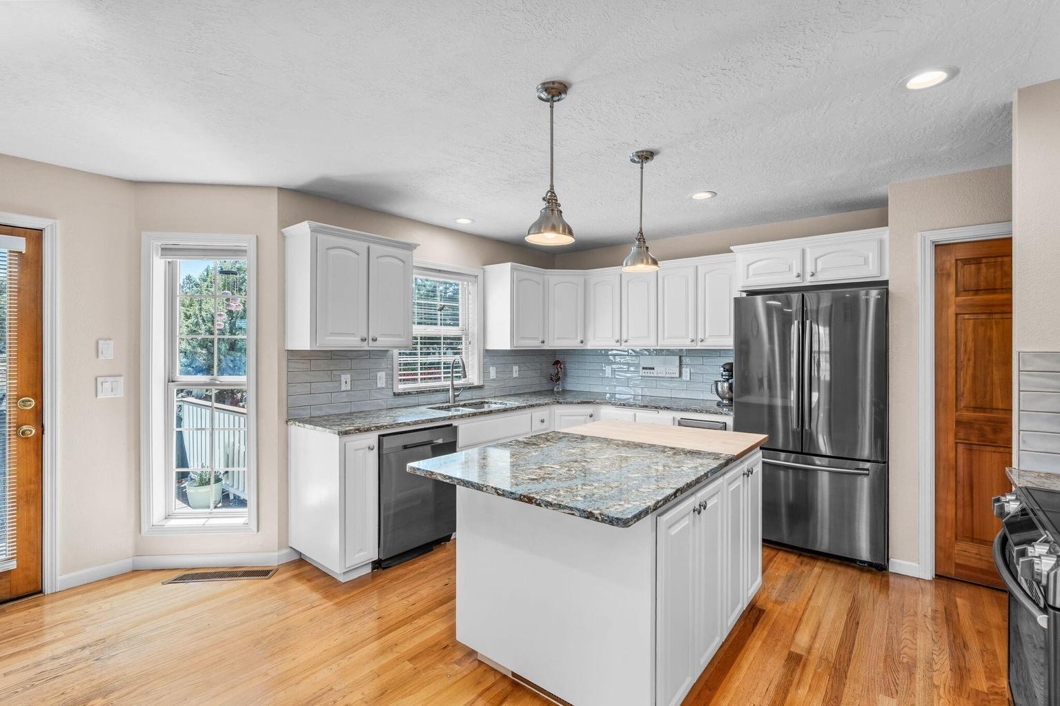Photo of 64080 Highway 20 15 of 58