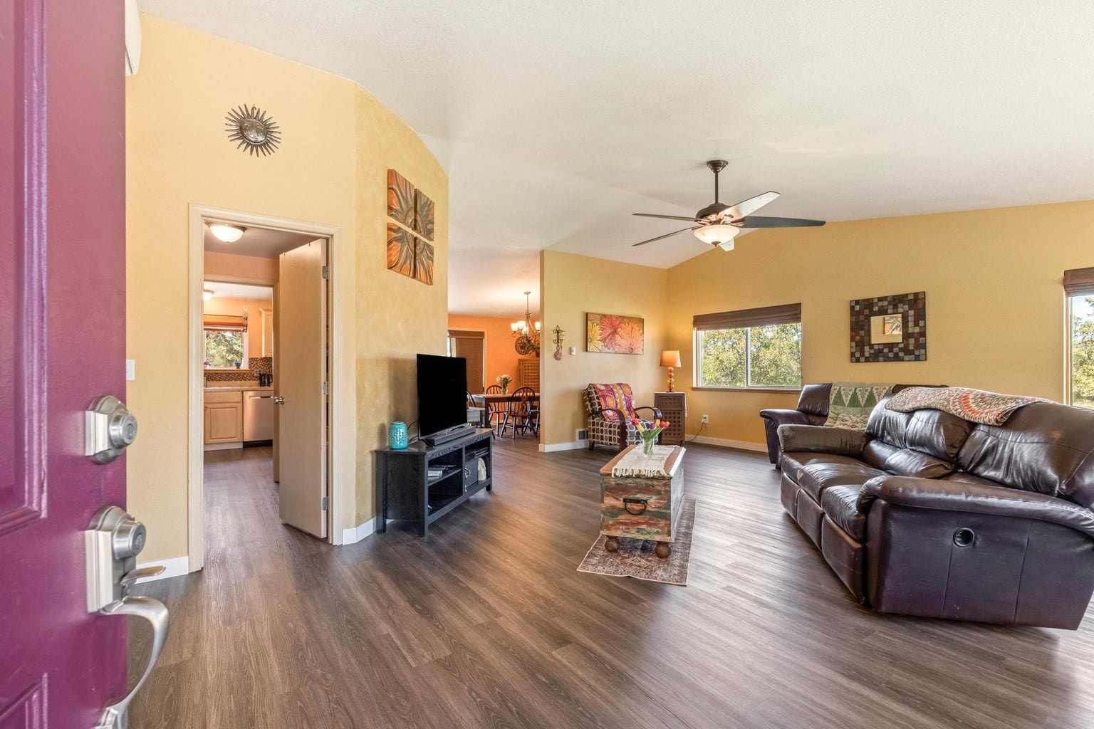 Photo of 5677 NW 49th Street 4 of 32