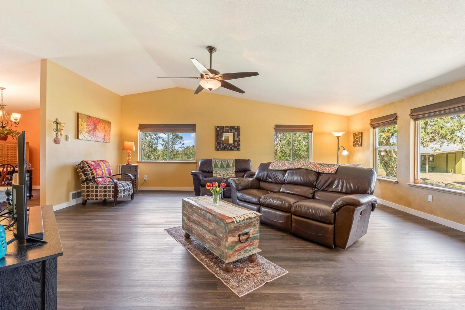 Photo of 5677 NW 49th Street 5 of 32
