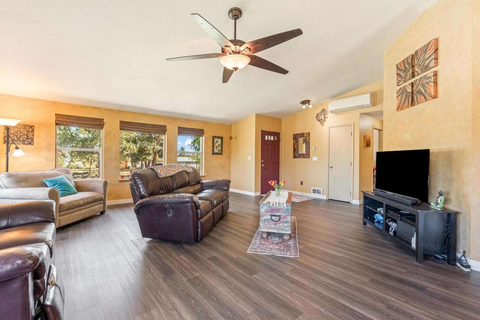 Photo of 5677 NW 49th Street 6 of 32