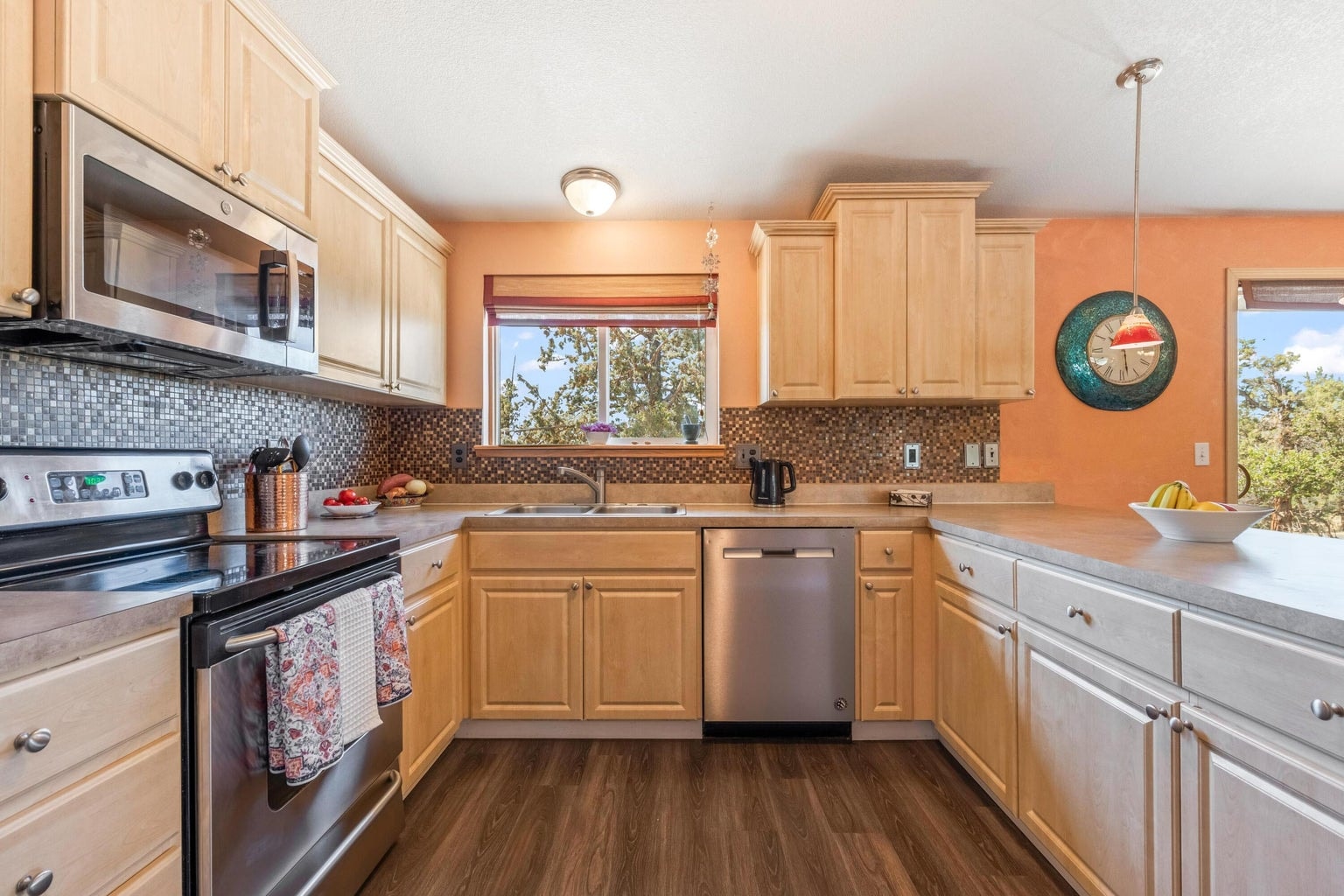 Photo of 5677 NW 49th Street 9 of 32