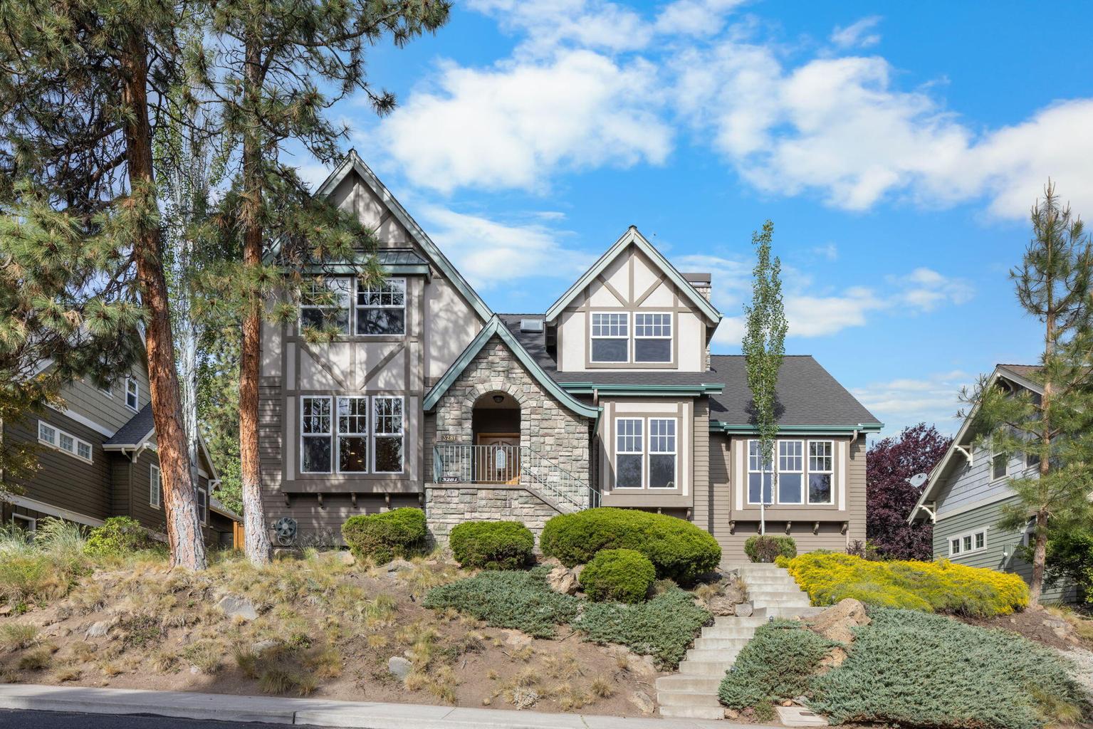 Welcome to 3281 NW Bungalow Drive