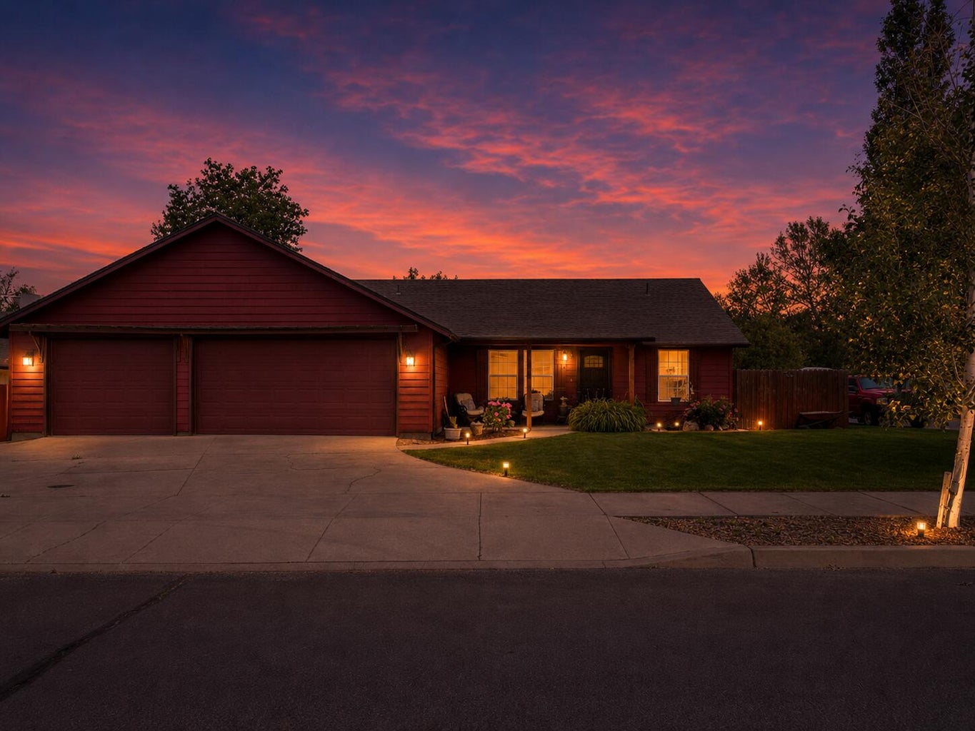 Photo of 699 NE Fieldstone Lane 5 of 33