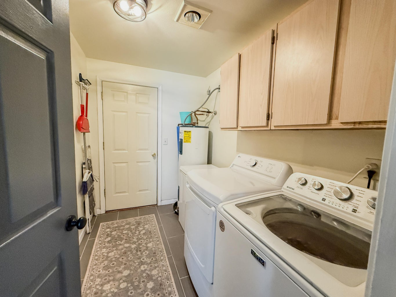 Photo of 699 NE Fieldstone Lane 19 of 33