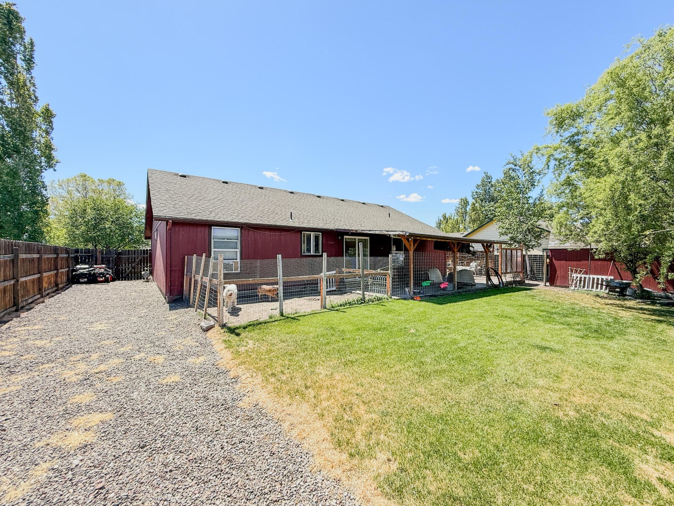 Photo of 699 NE Fieldstone Lane 32 of 33