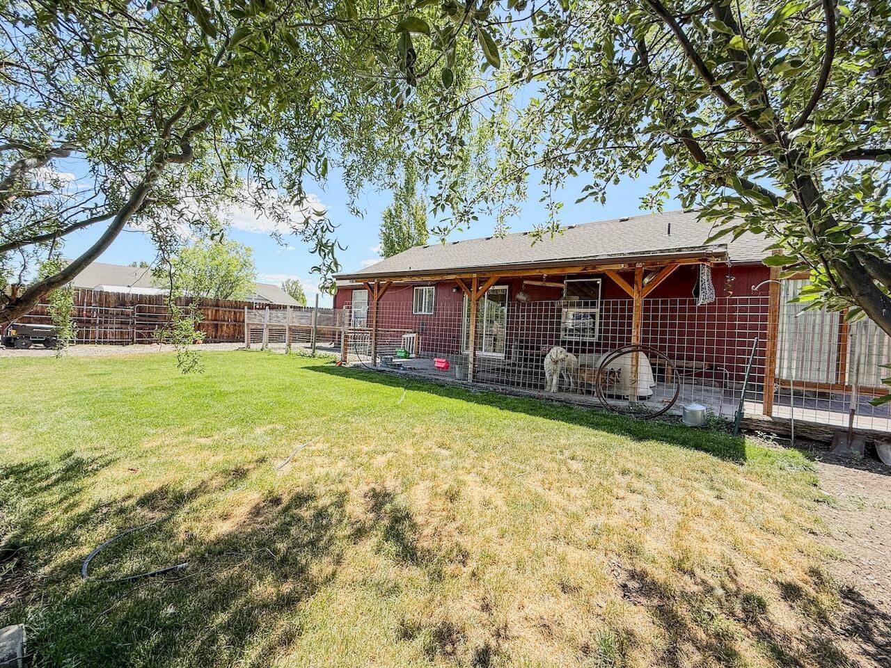 Photo of 699 NE Fieldstone Lane 31 of 33