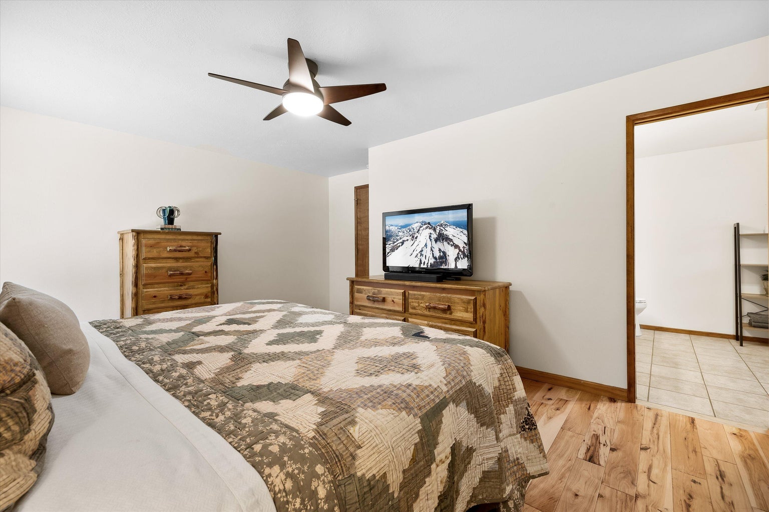 Plenty of room for furnishings and a King size bed