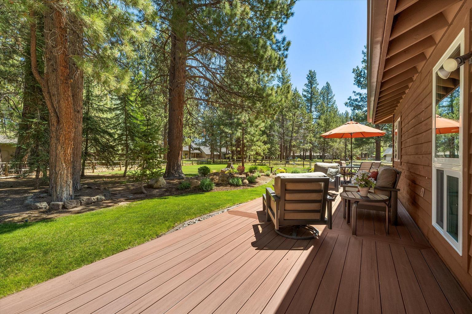 Deck wraps from outside the Family room to the great room