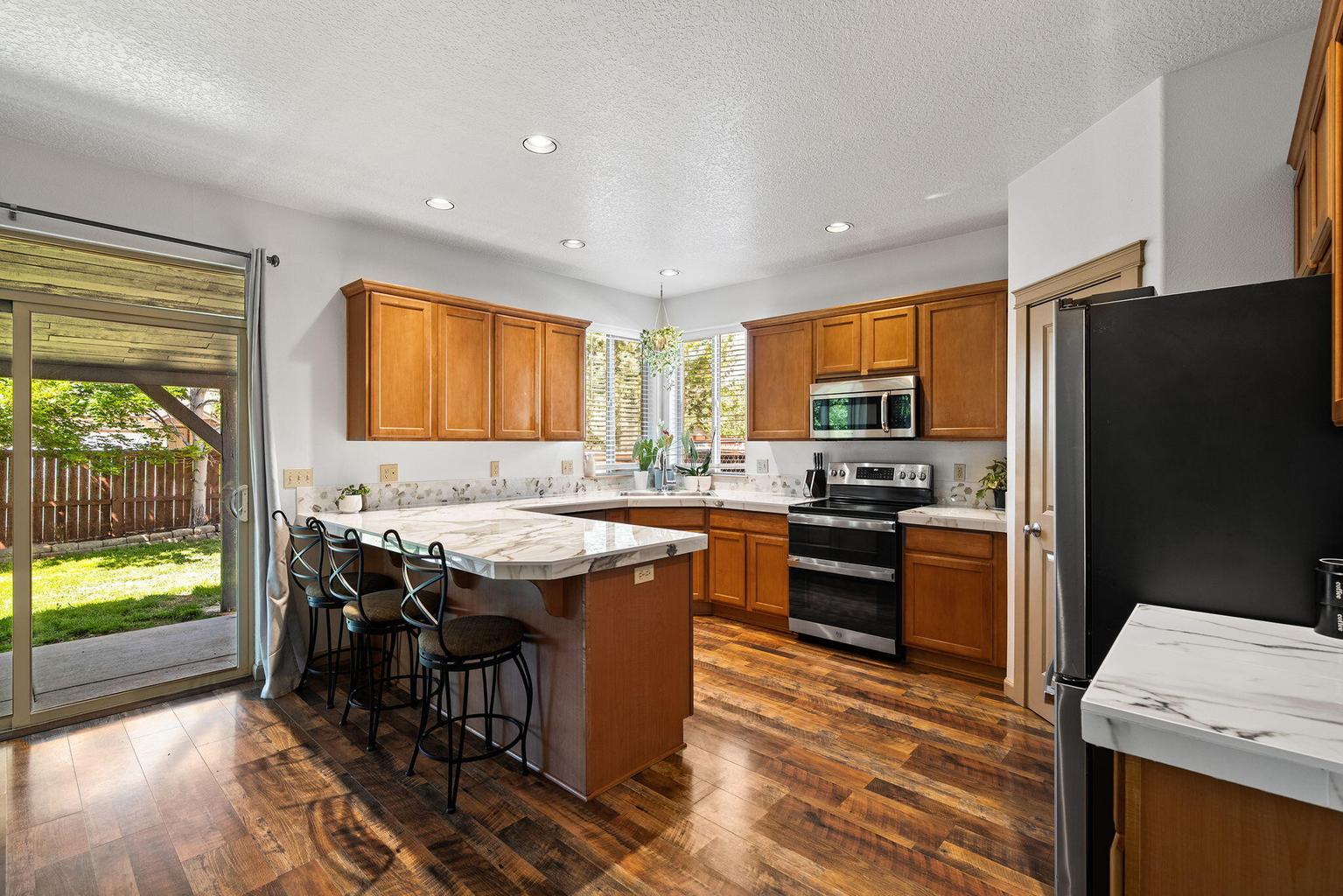 Photo of 2847 SW Indian Place 6 of 31