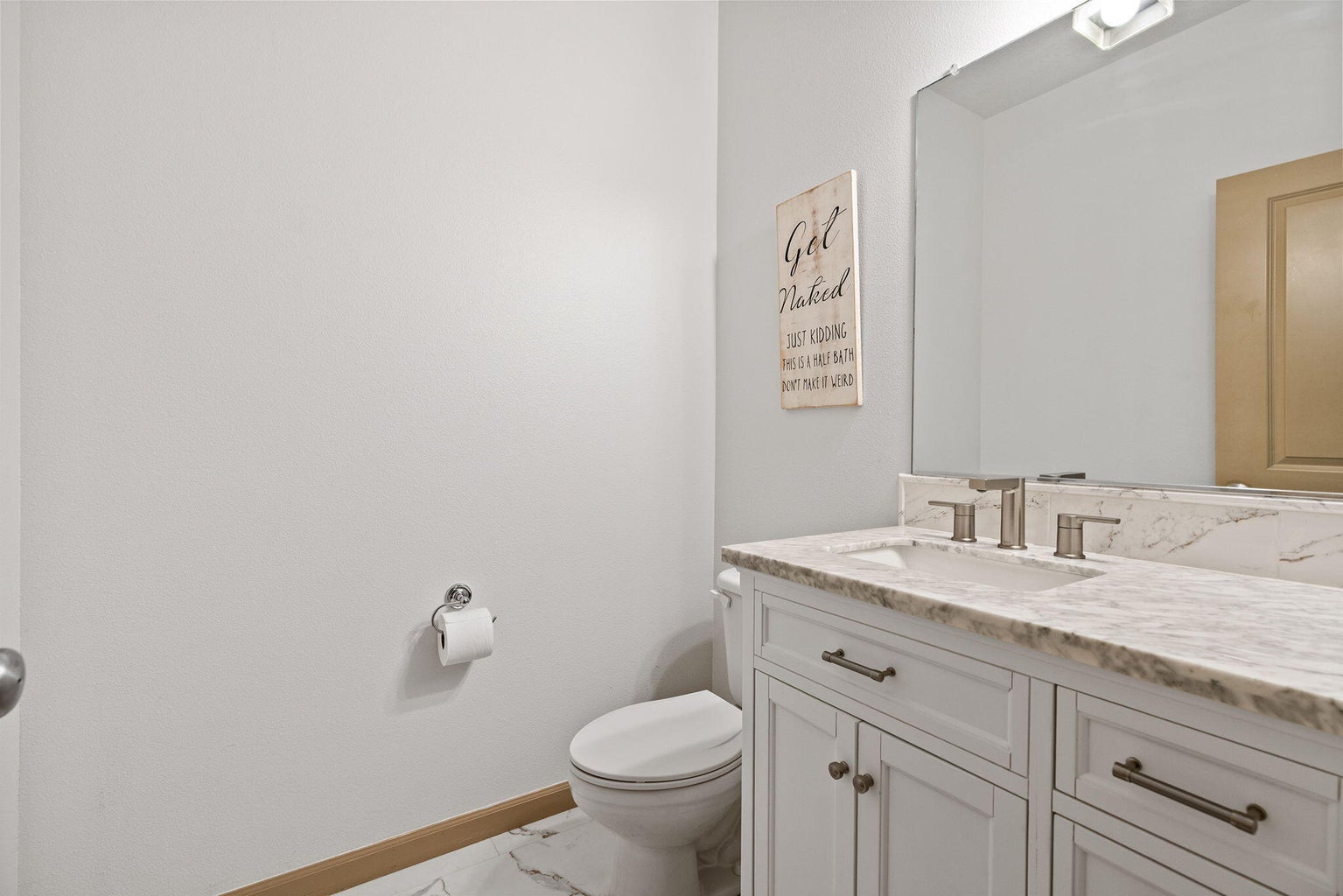 1/2 bath downstairs