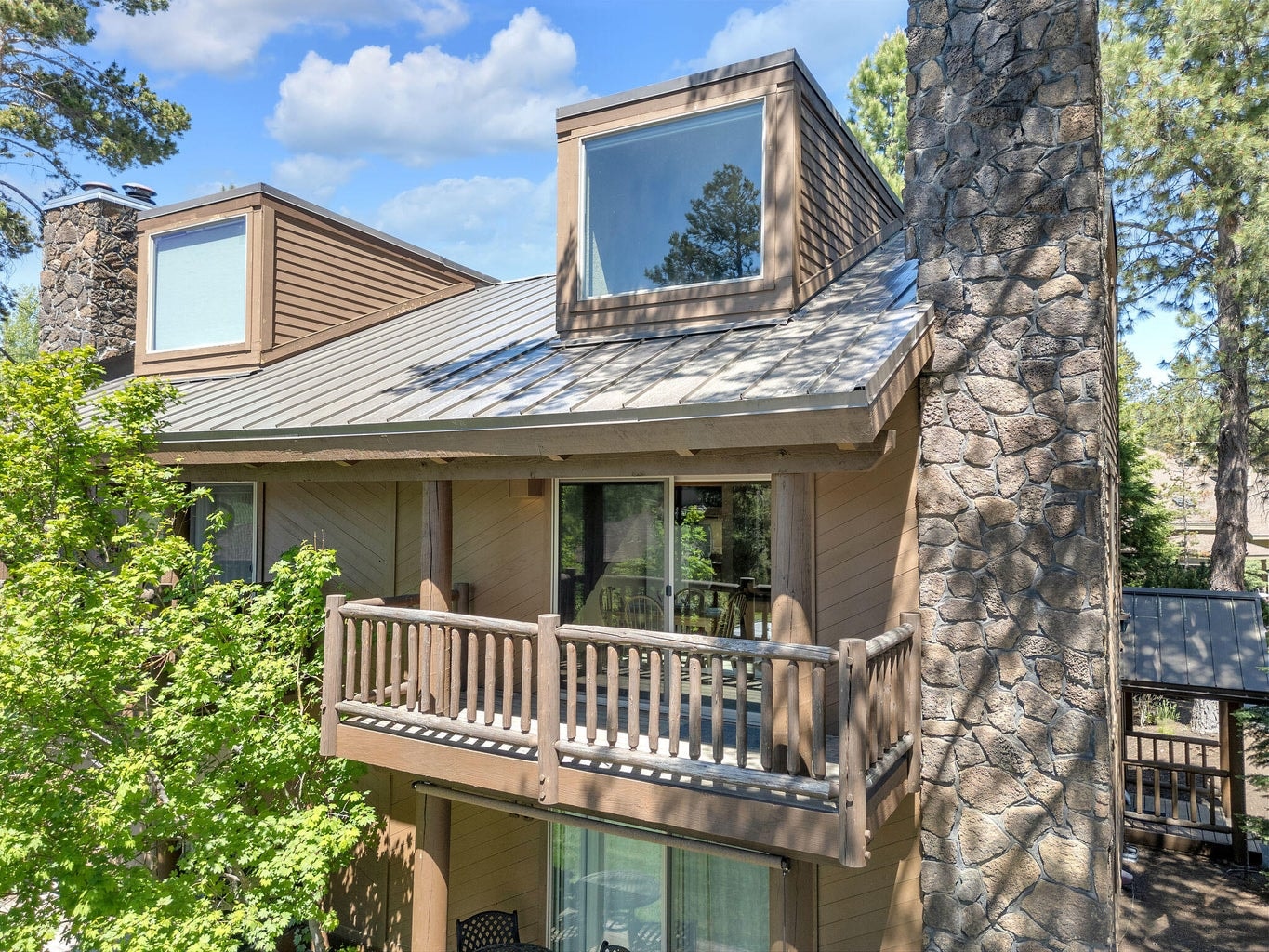 Photo of 17654 Pinnacle Lane 2 of 44