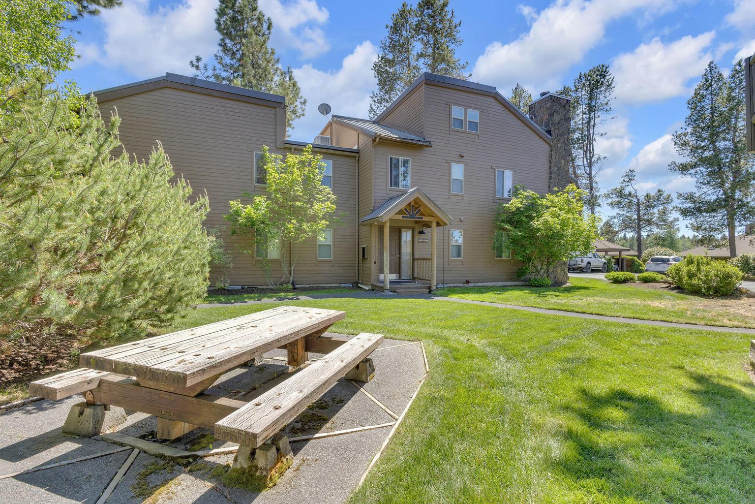 Photo of 17654 Pinnacle Lane 3 of 44