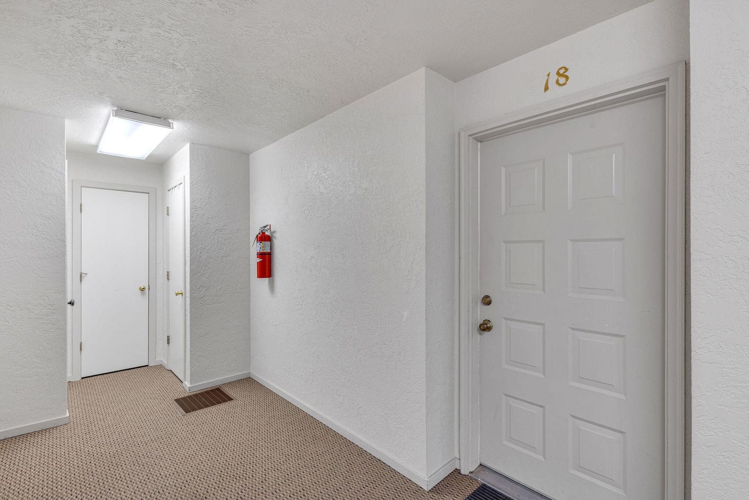 Photo of 17654 Pinnacle Lane 6 of 44