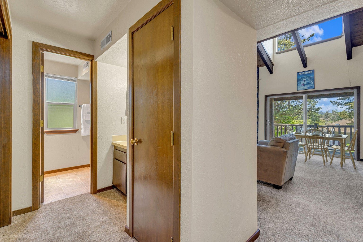 Photo of 17654 Pinnacle Lane 7 of 44