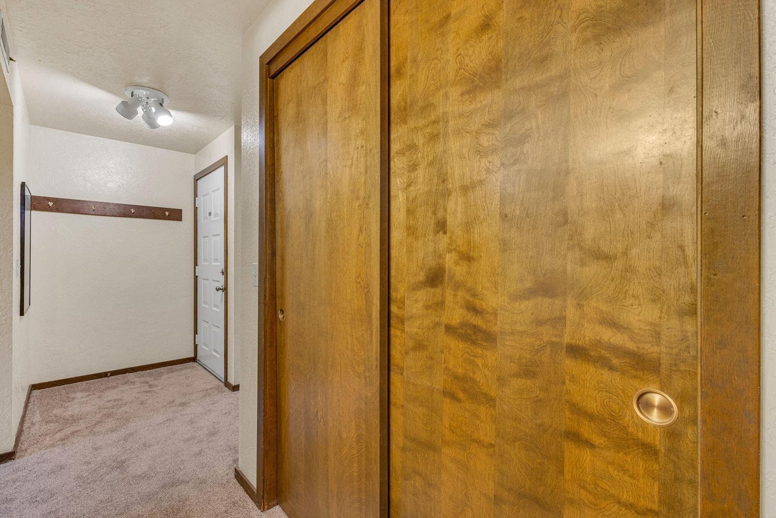 Photo of 17654 Pinnacle Lane 28 of 44