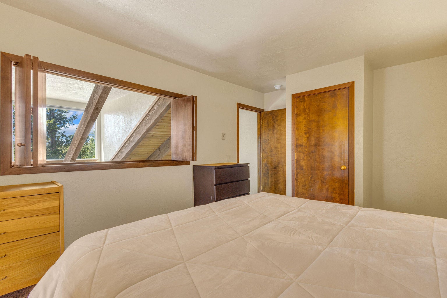 Photo of 17654 Pinnacle Lane 33 of 44