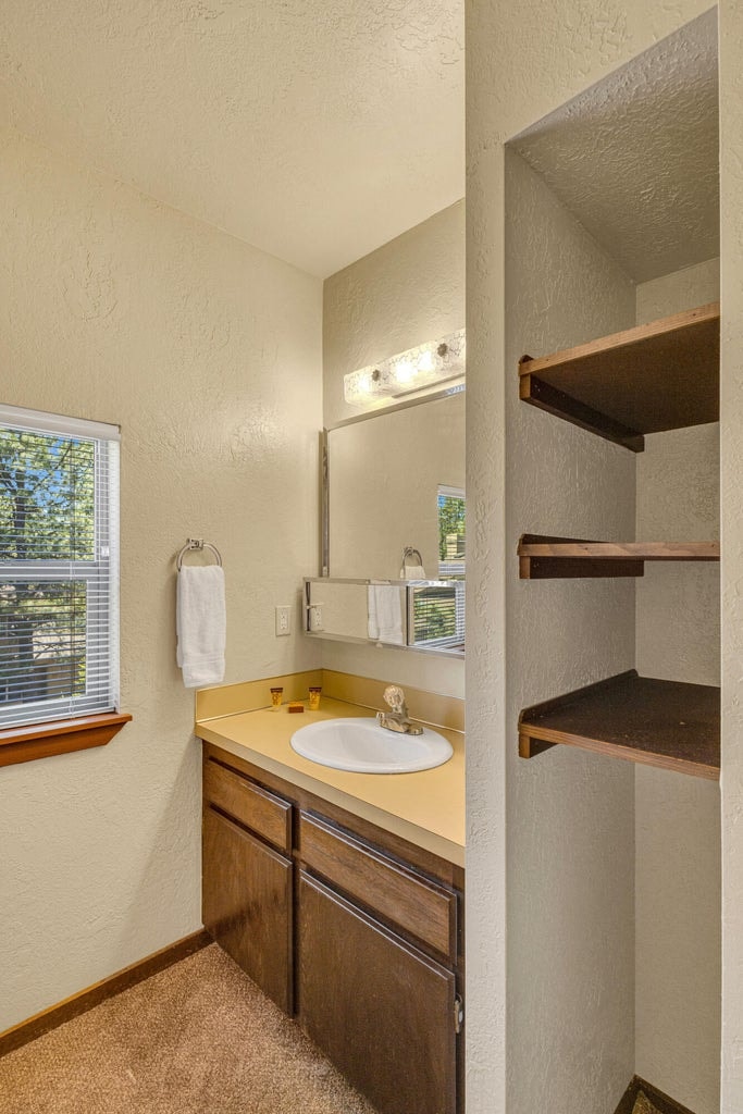 Photo of 17654 Pinnacle Lane 37 of 44