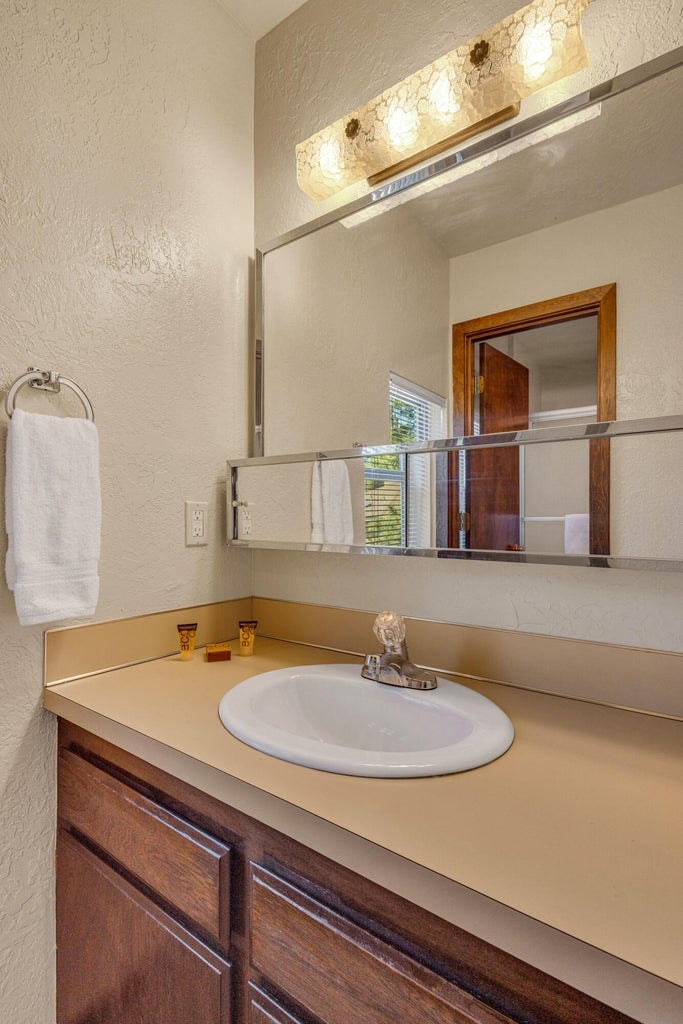 Photo of 17654 Pinnacle Lane 38 of 44